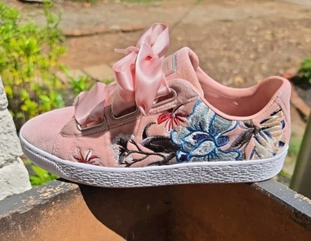 Puma Basket Heart Hyper 36611602 Pink Lace Shoes Embroidered Womens US Size 9